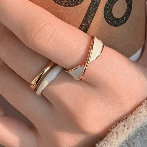 Yellow Gold Tone Ring Set 2 Pieces - Picture 5 of 6